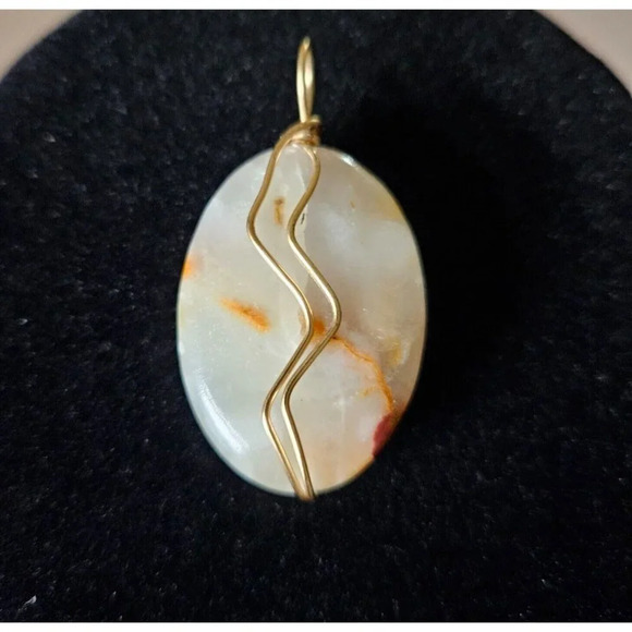 Handcrafted Onyx Pendant Oval Beige Brown Marbled Gold Tone Metal Bail Decor - Picture 2 of 8